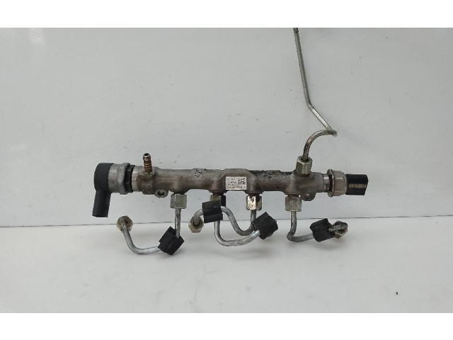 Топливная рампа 04L089B   Audi A3 S3 A3 Sportback 8P  