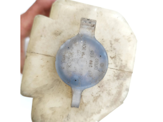 Бачок оконной жидкости