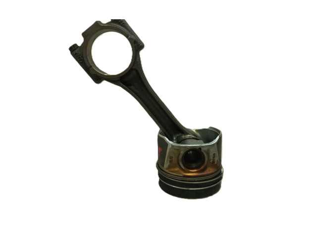 Поршень CXX 4L107065D001 Volkswagen Golf SportWagen