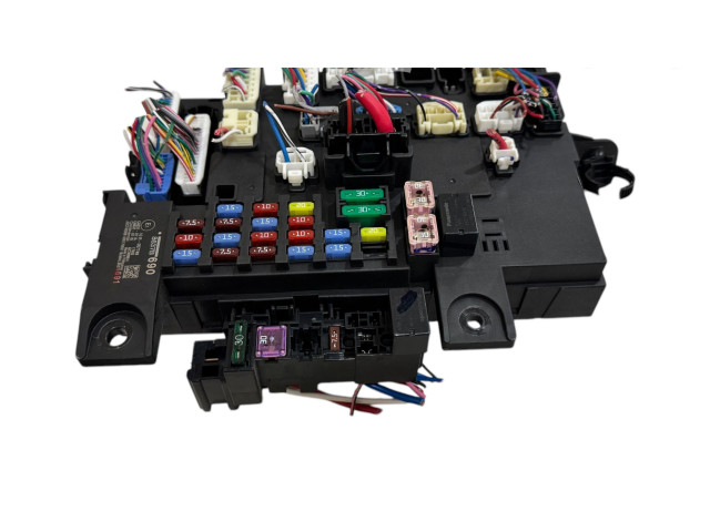 Блок предохранителей 8637B690, C8637011S Mitsubishi Outlander