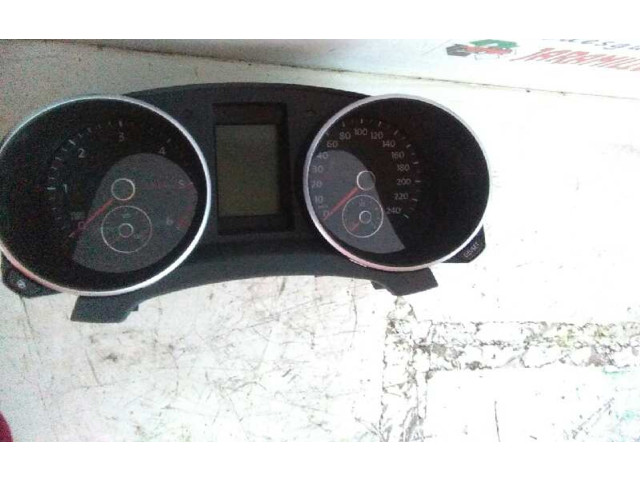 Панель приборов 5K0920871A Volkswagen Golf VI