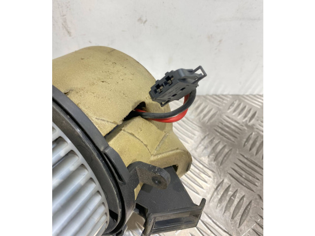 Вентилятор печки    8K1820021   Audi Q5 SQ5