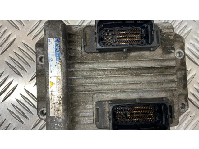 Блок управления двигателя 1125000201, 8980003221 Opel Meriva A