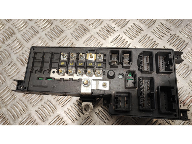 Блок предохранителей 8678449 Volvo S80