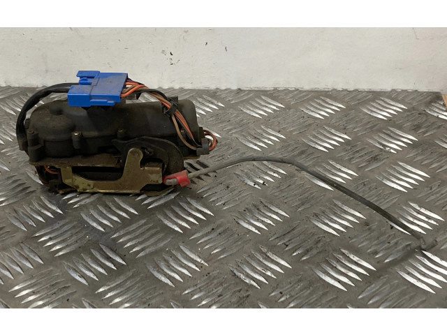 Zámek zadních dveří Chrysler Voyager 2004