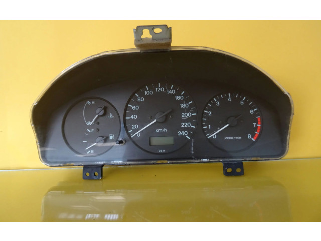 Панель приборов FDGE6VD Mazda 626