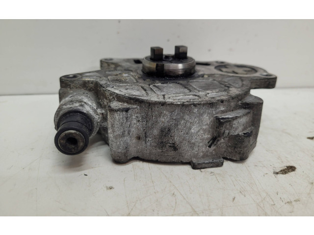 Вакуумный насос 03L145100   Volkswagen Caddy