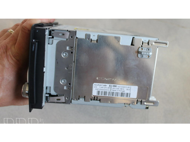 Радио/ проигрыватель CD/DVD / навигация