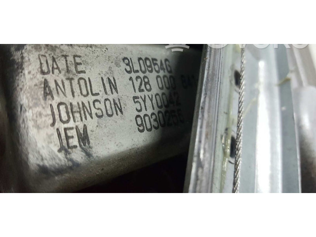 Рулевая рейка  Передний механический механизм для подъема окна 8200733829   Dacia Sandero  -  года