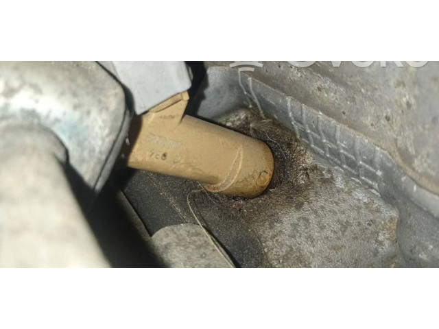 Vstřikovací lišta 2325837010, 23258-37010 Toyota Auris 150