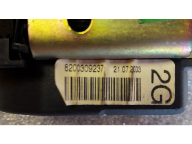 Задний ремень безопасности