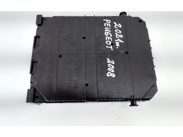 Блок предохранителей 9832881080, 983288108000   Peugeot 2008 II    