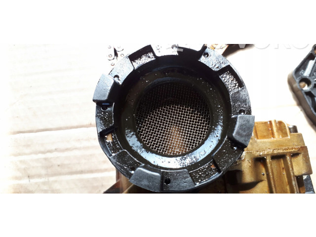 Čerpadlo oleje 077115105J   Audi A8 S8 D3 4E   