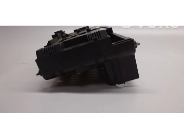 Блок предохранителей  02055097, 030811   BMW 7 F01 F02 F03 F04    
