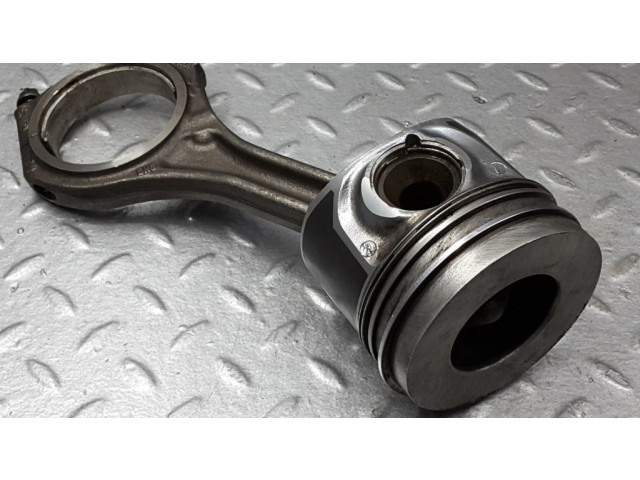 Píst 059107065BJ, 059AA   Audi A4 S4 B7 8E 8H  pro naftový motor 3.0 ASB 