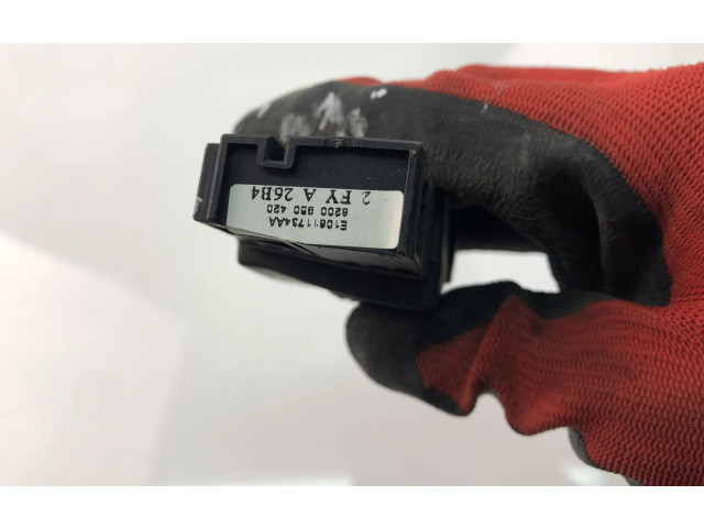 Подрулевой переключатель 8200850420 Dacia Sandero