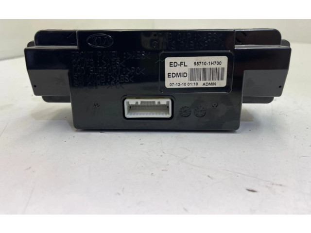 Дисплей    957101H700   KIA Ceed