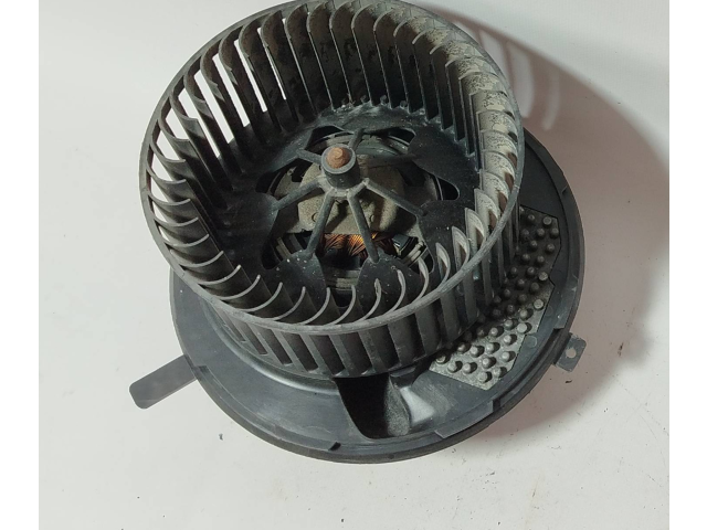 Вентилятор печки    1K1820015C, F987684B   Volkswagen Touran I