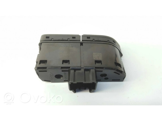 Включатель зажигания и стартера