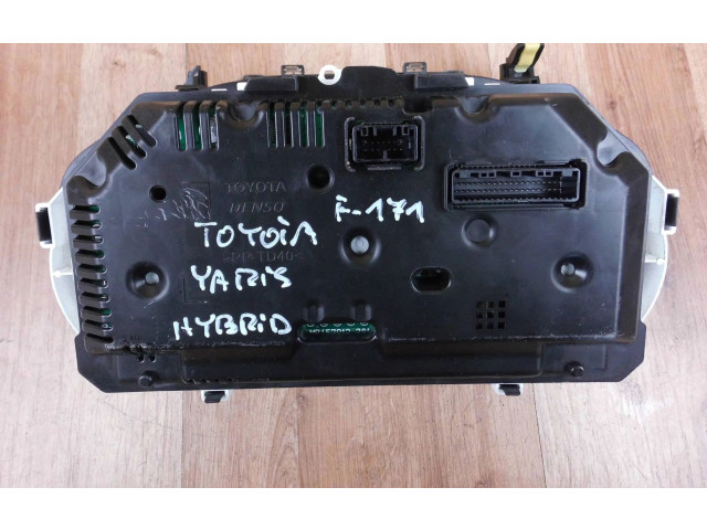 Přístrojová deska Toyota Yaris 2017 838000U390