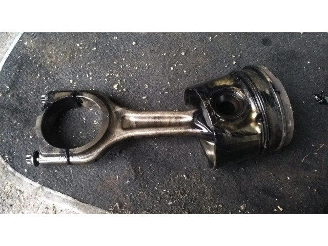 Поршень с шатуном P141 Ford Fiesta для дизельного двигателя 1.4