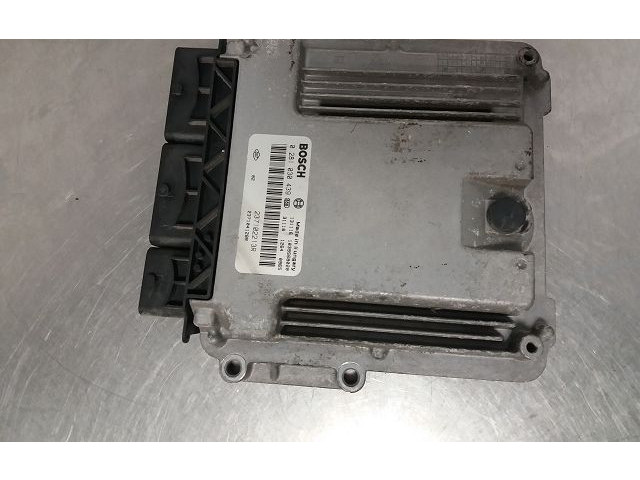 Řídící jednotka 132103114632 Renault Sandero II 2014