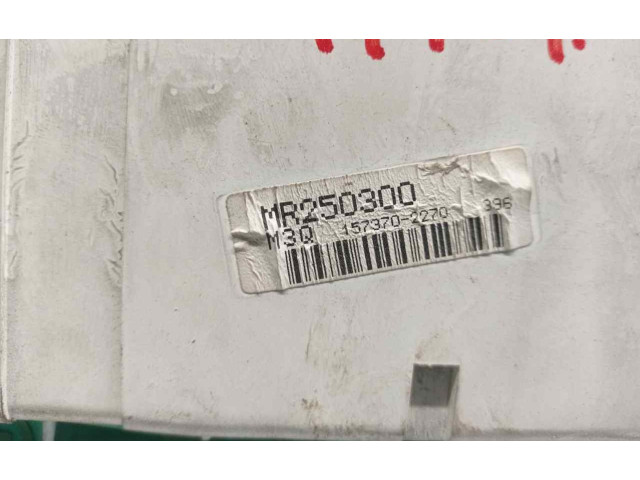 Панель приборов MR250300 Mitsubishi L200