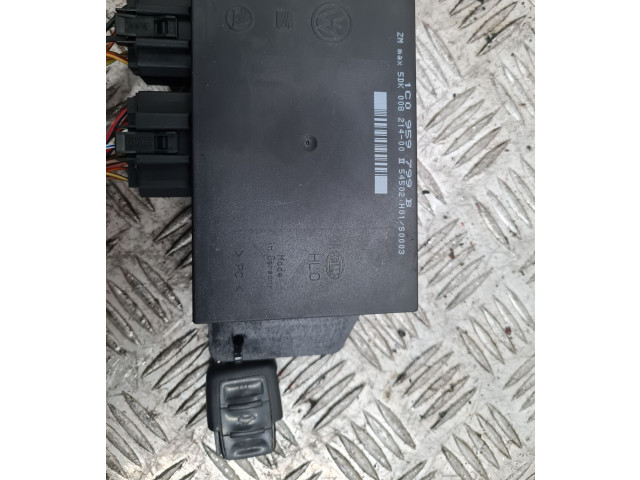 Блок комфорта 1C0959799B Skoda Superb B5 (3U)