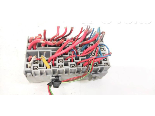 Блок предохранителей  8637669   Volvo XC90    