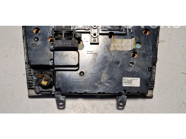 Блок управления климат-контролем 8697137, 04W49E02   Volvo XC90