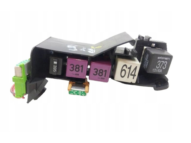   Pojistková skříňka 4E0937503B   Audi A8 S8 D3 4E 2003