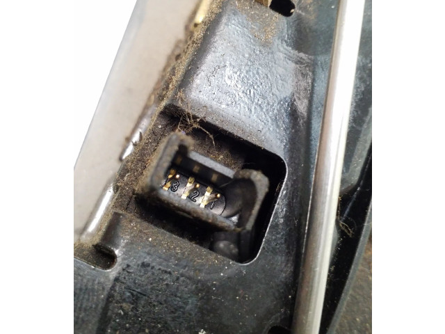 Zámek zadních dveří 2K0827506A Volkswagen Caddy 2006