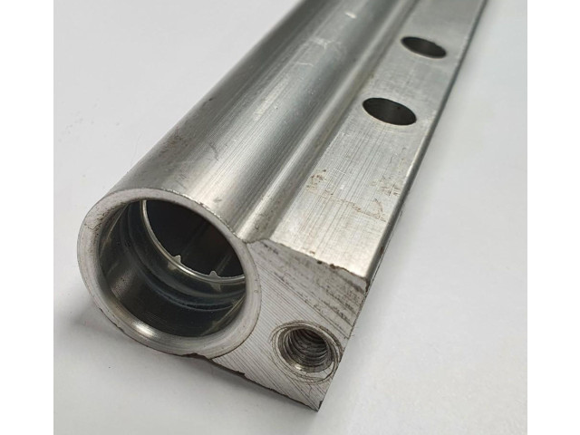 Vstřikovací lišta 30750637   Volvo C70     