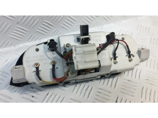 Дисплей MR417965 Mitsubishi Pajero Sport I