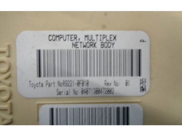 Pojistková skříňka Řídící jednotka BSM 892210F010 Toyota Corolla E120 E130 2004