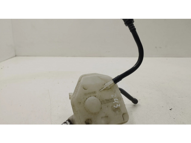 Расширительный бачок охлаждающей жидкости