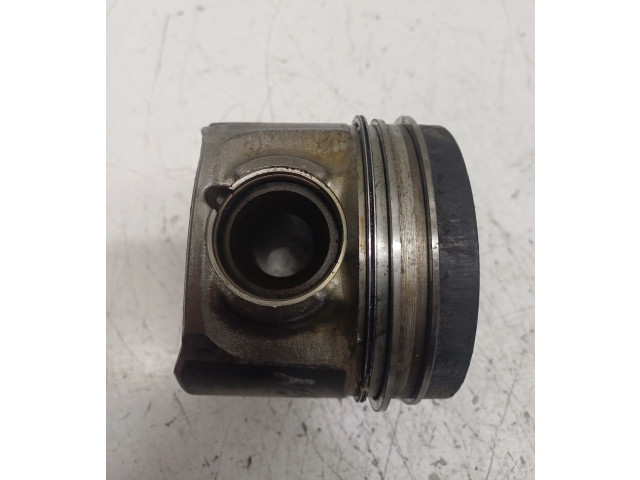 Поршень 04L110 BMW X5 F15