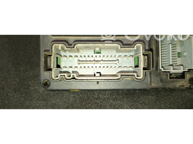 Блок предохранителей 30728542, 05W365 Volvo S60