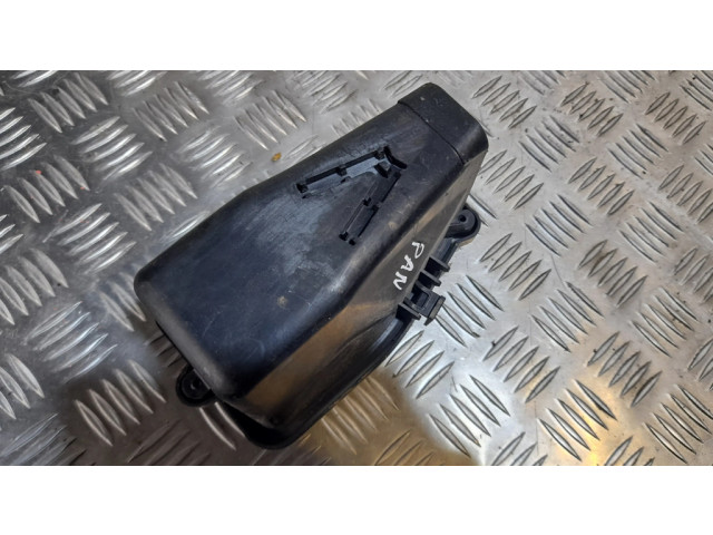 Pojistková skříňka Крышка ящика предохранителей 97061044100, 97061044300 Porsche Panamera (970) 2011