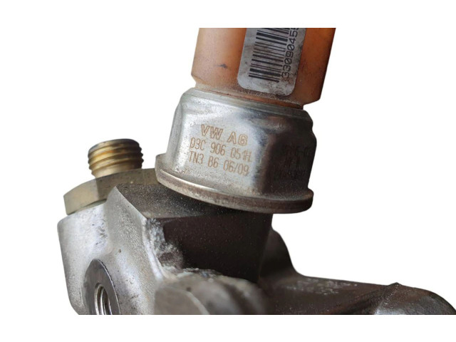 Топливная рампа 03C906051H Volkswagen Golf VI для двигателя CAXA