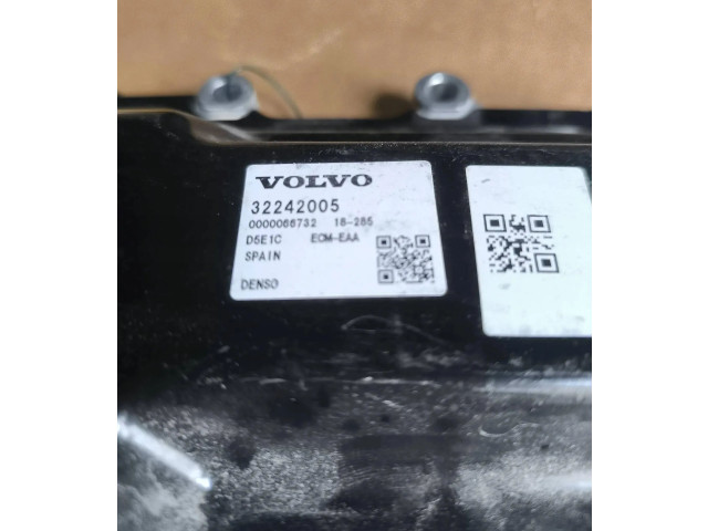 Масляный насос   32242005  Volvo V90 Cross Country 