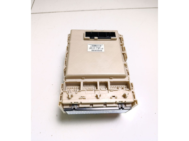 Pojistková skříňka 8273005D20, 391413F19 Toyota Avensis T270 2014