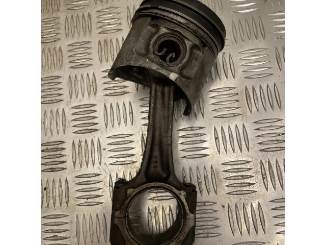 Píst 620 Mitsubishi Pajero pro naftový motor 2.8