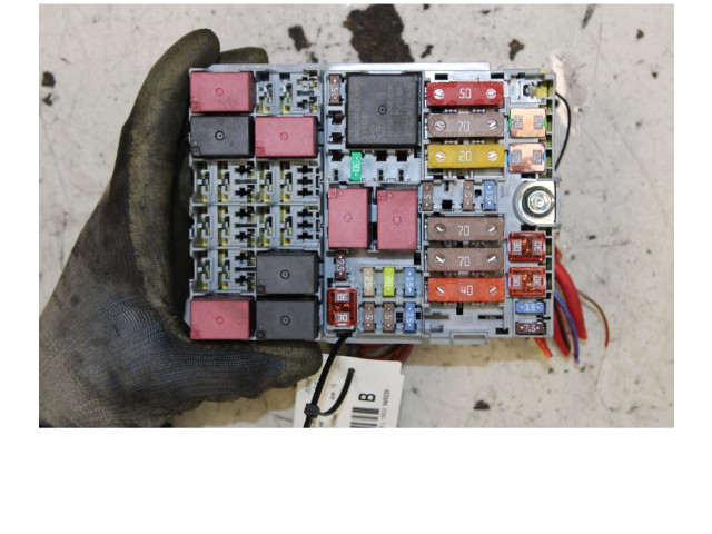 Блок предохранителей    Jeep Renegade    