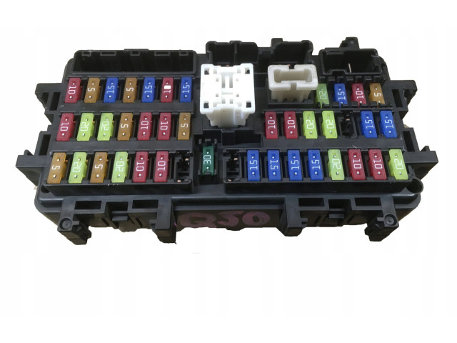 Блок предохранителей Infiniti Q50