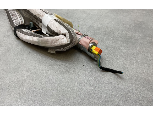 Боковая подушка безопасности 8X4880741B Audi A1