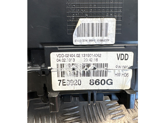Přístrojová deska Volkswagen Multivan T5 2013 VDD02404, 7E0920860G