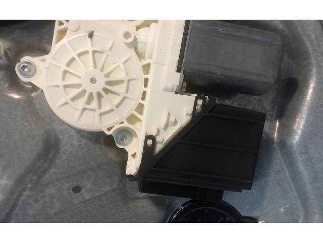 Генератор    Seat Ibiza III (6L)      