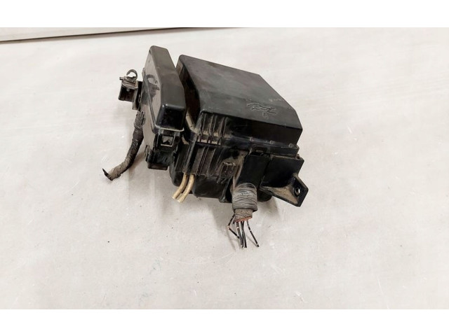 Ящик предохранителей (комплект) MR587807 Mitsubishi Endeavor