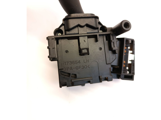 Ручка стеклоочистителей 8465205170, 84652-05170   Toyota Corolla Verso E121